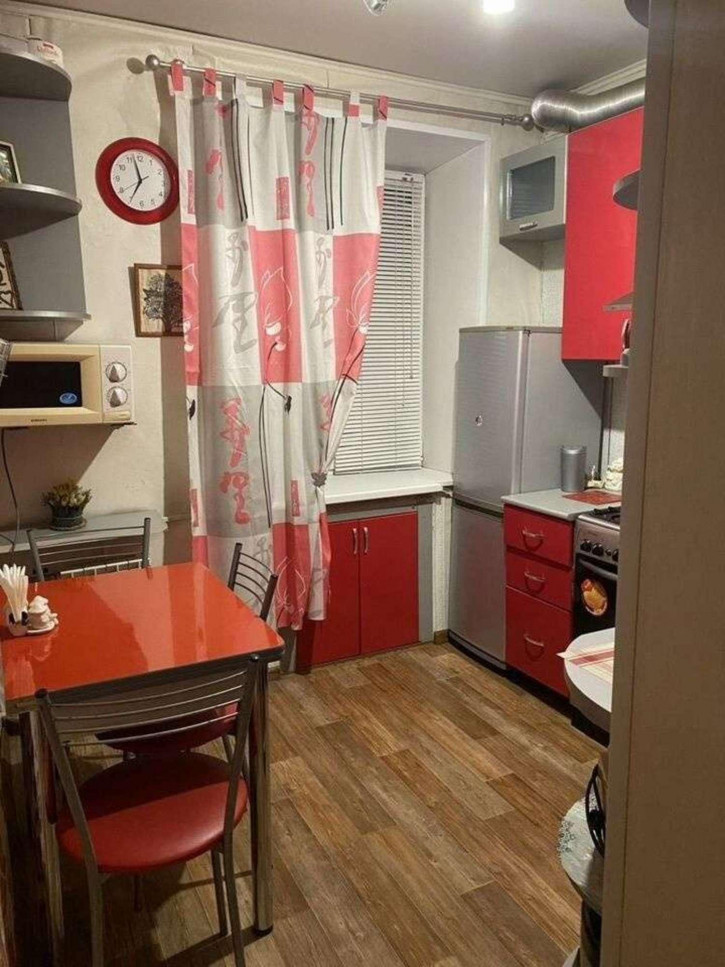 2-комн квартира Красных Коммунаров улица, 20