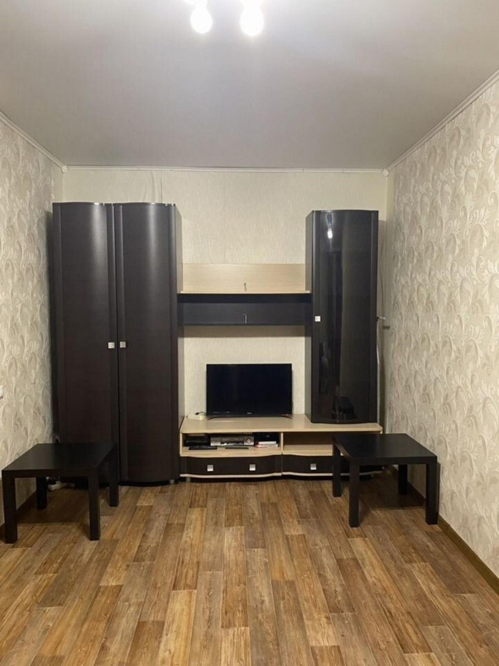 2-комн квартира Красных Коммунаров улица, 20