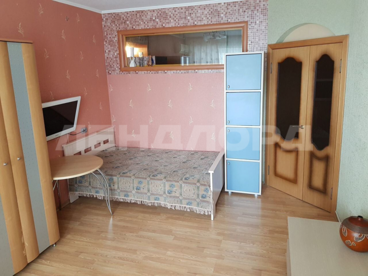 3-комн квартира улица Малиновского, 74/68