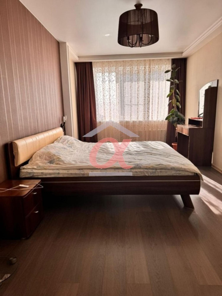 4-комн квартира Свободы улица, 31