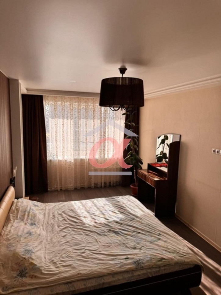 4-комн квартира Свободы улица, 31