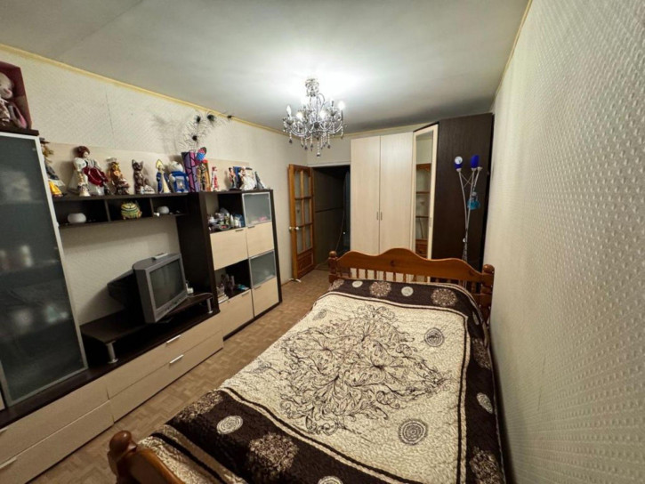 3-комн квартира Октябрьская ул, 1