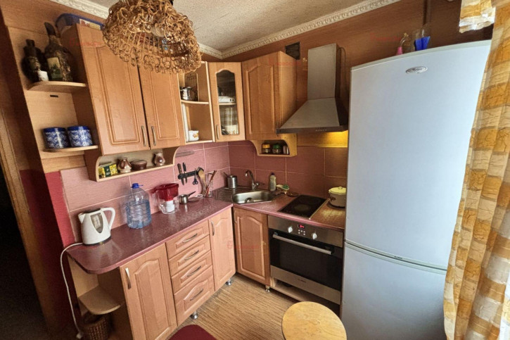 3-комн квартира Максима Горького 5