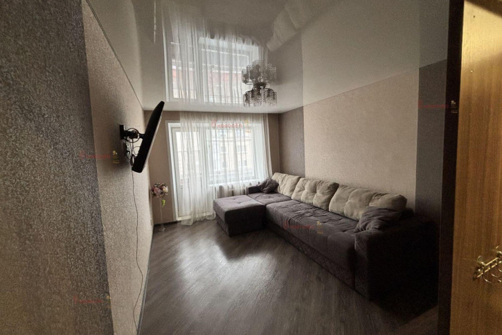 3-комн квартира Максима Горького 5