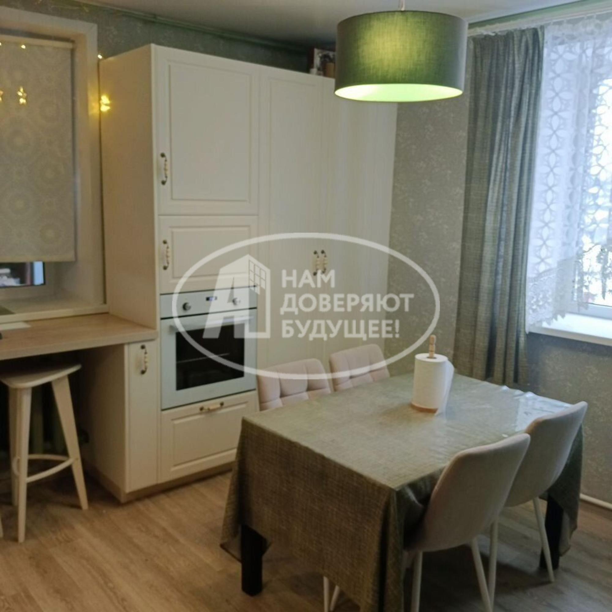 Купить дачу, дом, коттедж за 15 500 000 рублей на 2-я Дальняя улица, 18