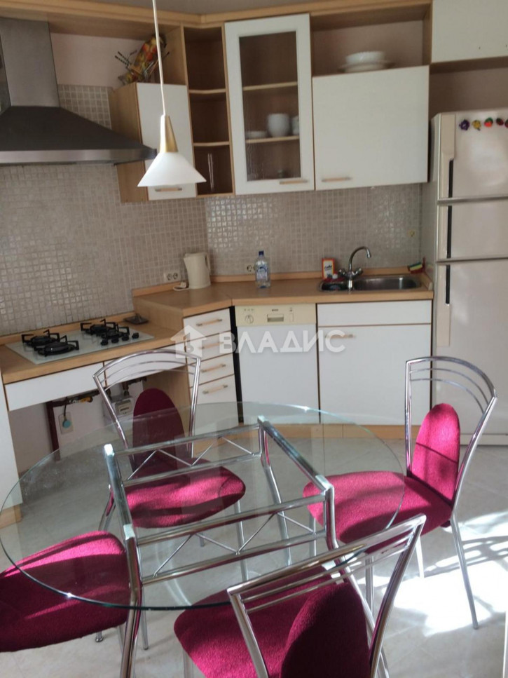 3-комн квартира улица Труда