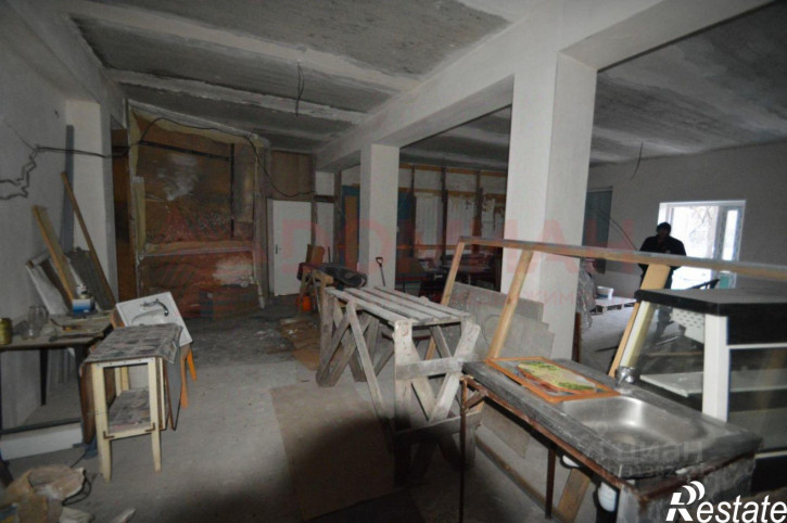 Торговое помещение Зрелищная улица, 131/28,  д. 131/28 Торговое помещение Зрелищная улица, 131/28,  д. 131/28