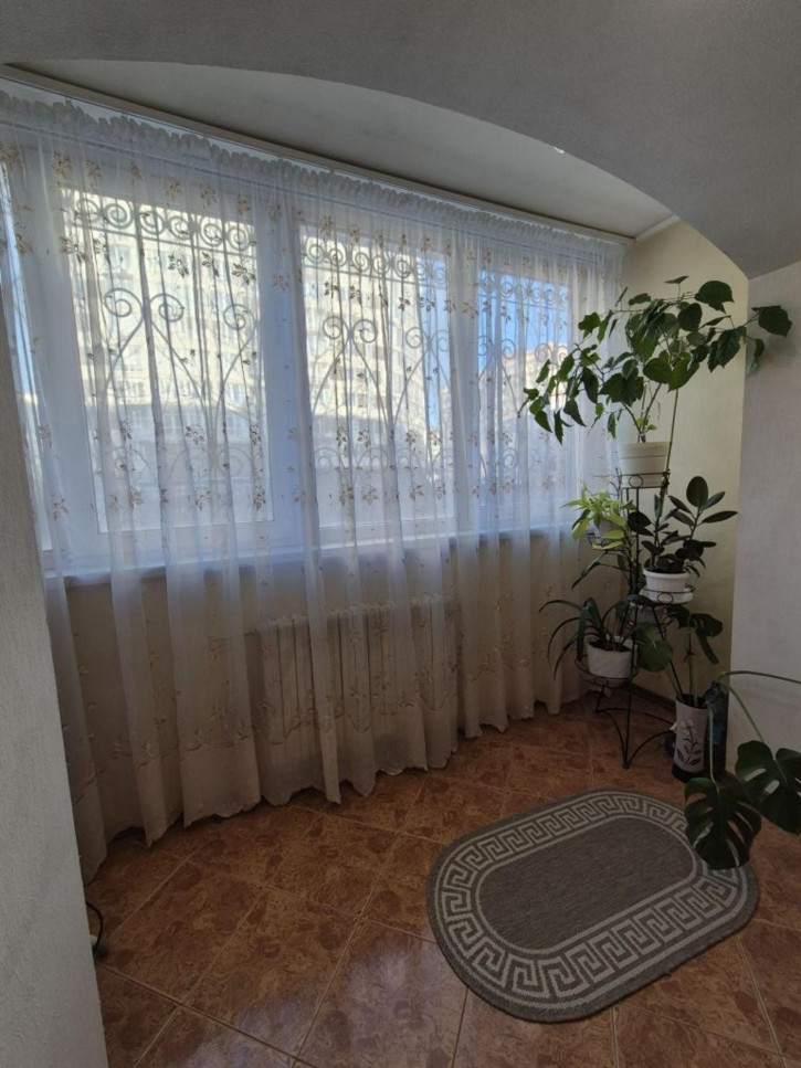 4-комн квартира Полевая 1-я ул, 32