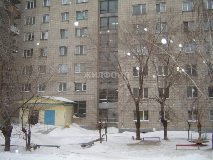 Комната Макаренко, 33