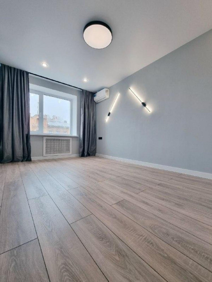 3-комн квартира Ленинградская улица, 83