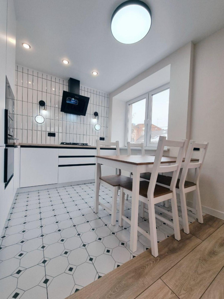 3-комн квартира Ленинградская улица, 83