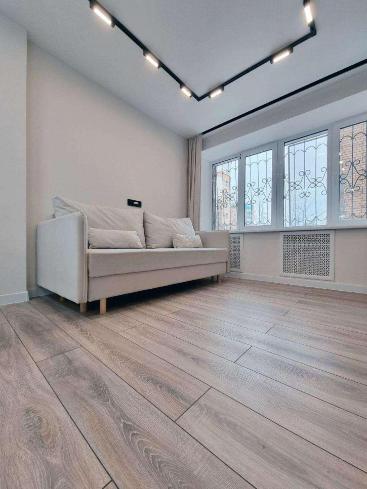 3-комн квартира Ленинградская улица, 83