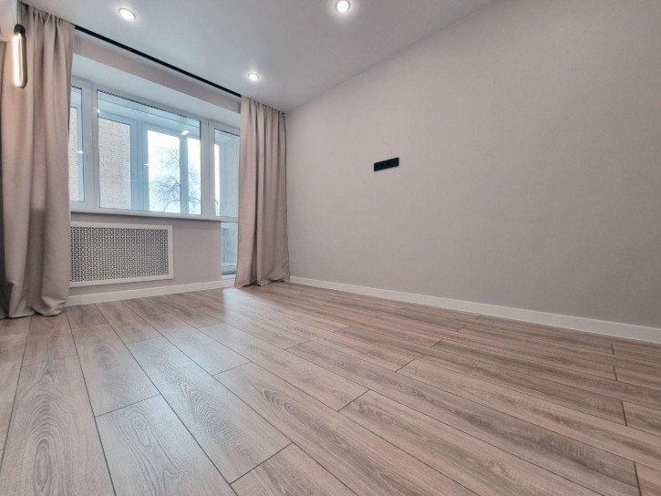 3-комн квартира Ленинградская улица, 83