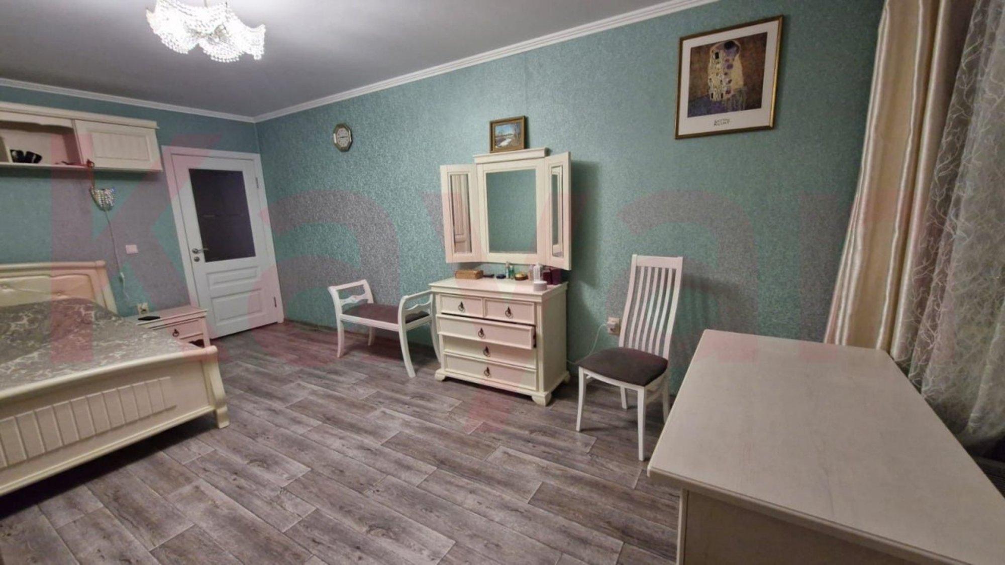 Купить квартиру за 15 100 000 рублей на Суворовская ул.