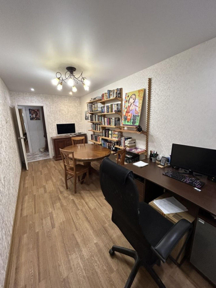 3-комн квартира Сергея Есенина ул, 34