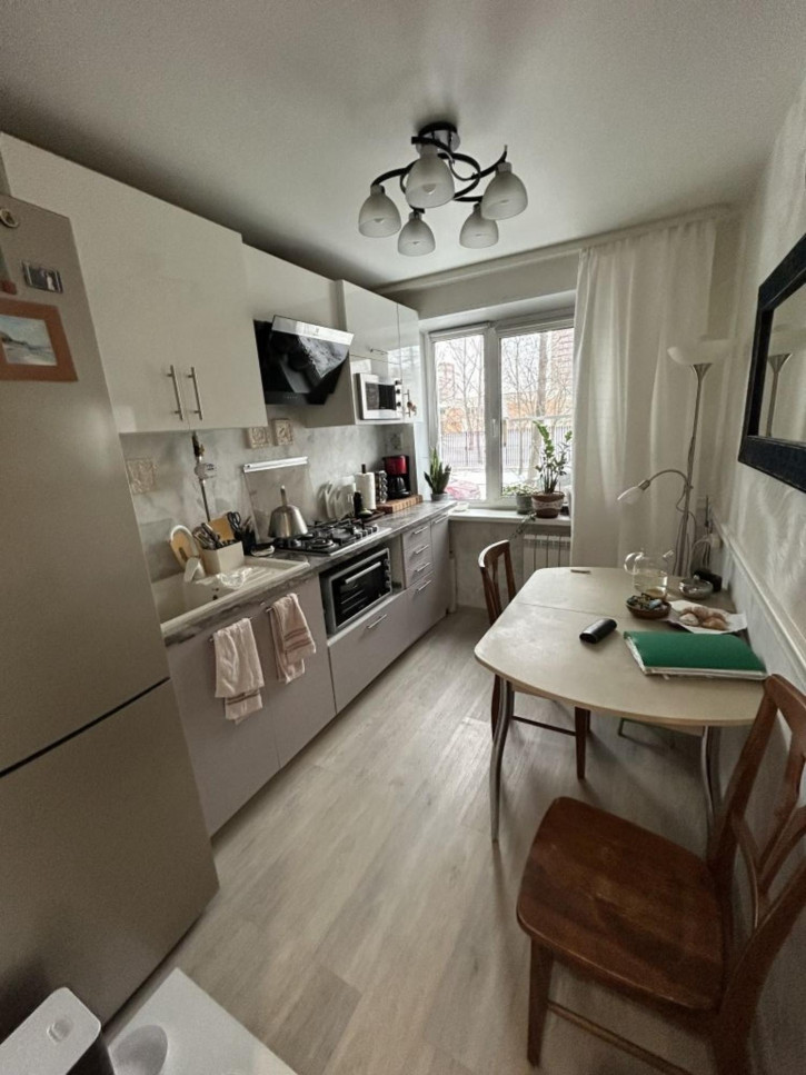 3-комн квартира Сергея Есенина ул, 34