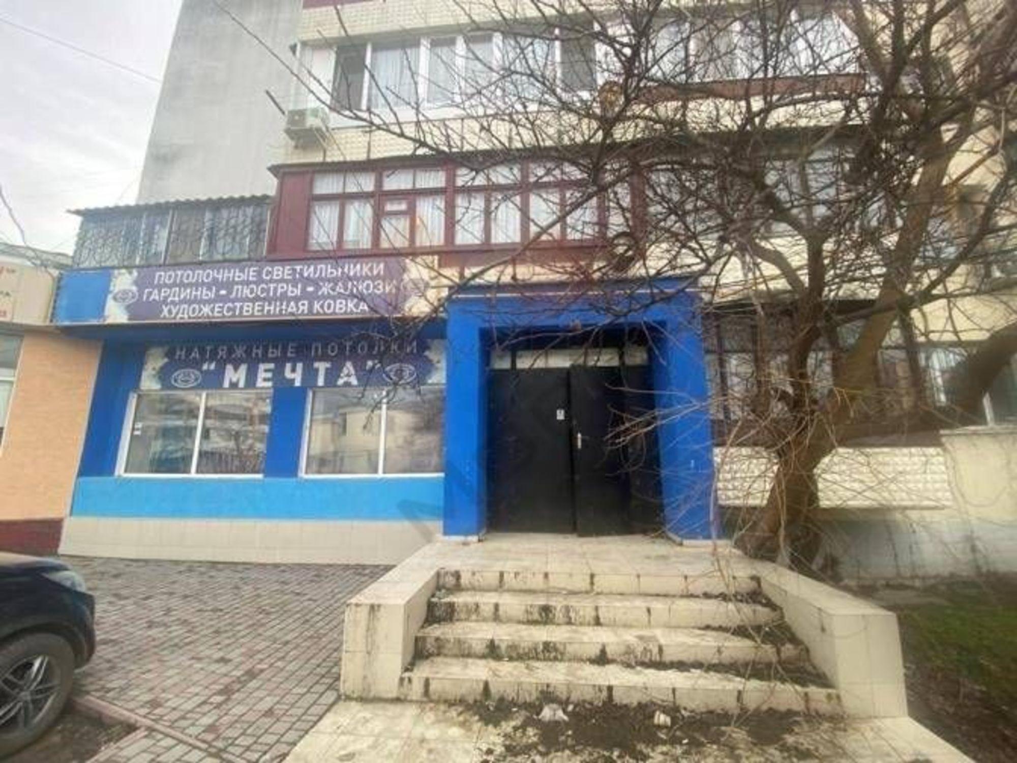 Купить помещение свободного назначения за 8 700 000 рублей на Старшинова б-р