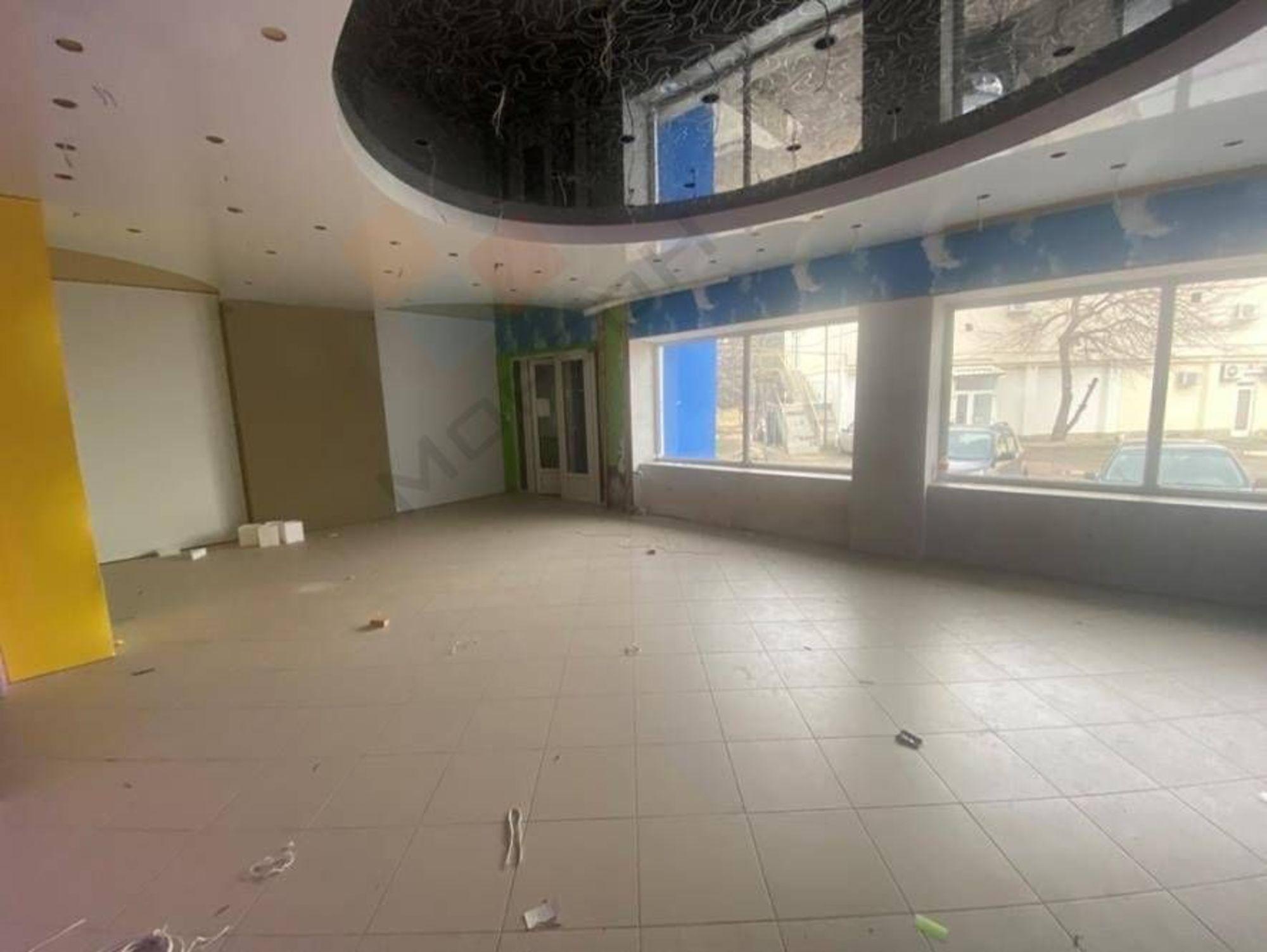 Купить помещение свободного назначения за 8 700 000 рублей на Старшинова б-р