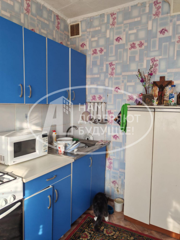 3-комн квартира проспект Свердлова, 4