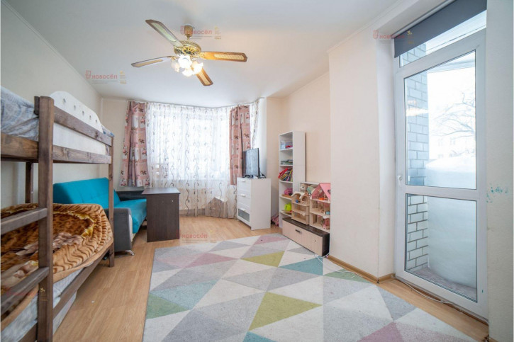 3-комн квартира Калинина 3