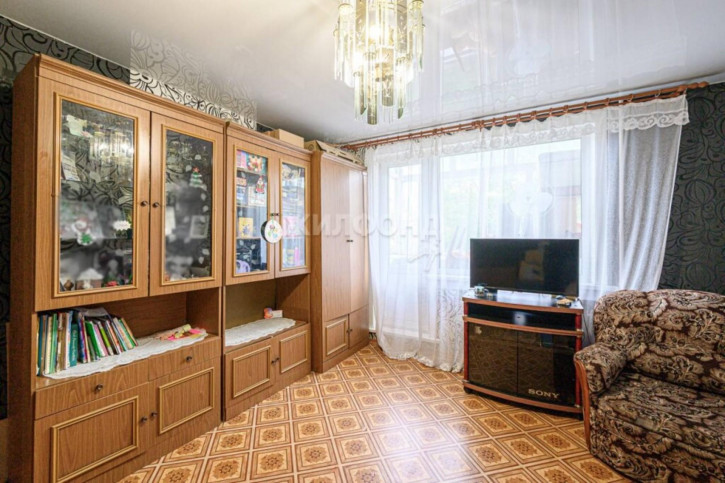 2-комн квартира Выборная, 115