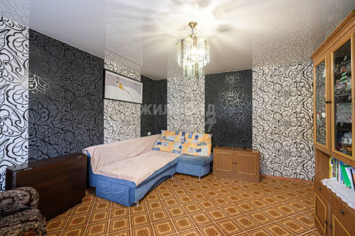 2-комн квартира Выборная, 115