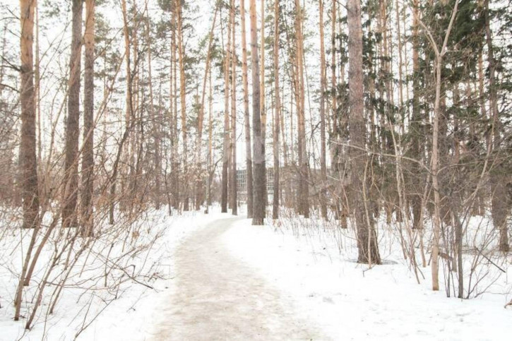 3-комн квартира Ильича, 23