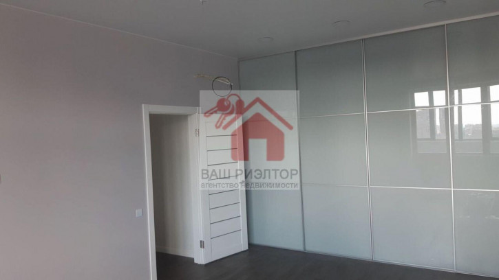 2-комн квартира Осипенко улица, 38