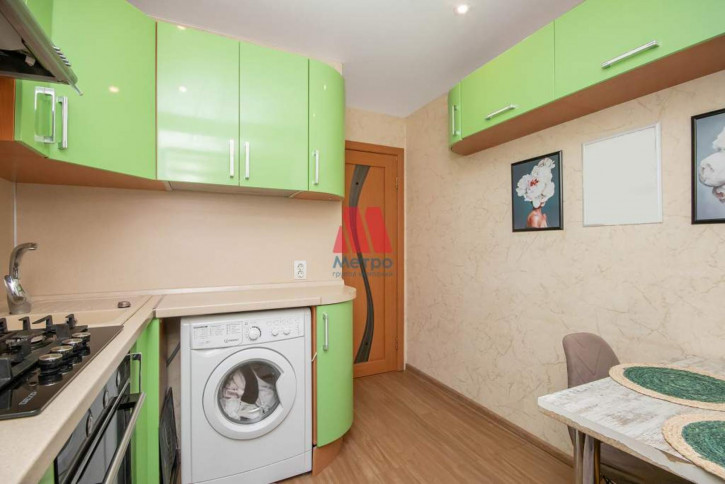 2-комн квартира 8 Марта улица, д.8