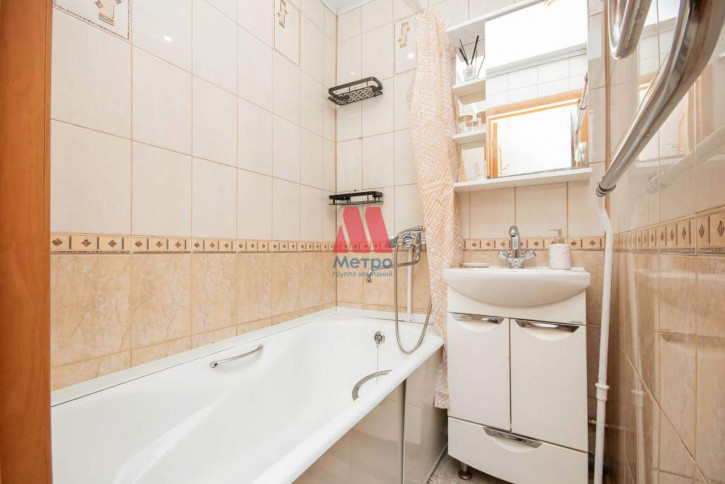 2-комн квартира 8 Марта улица, д.8