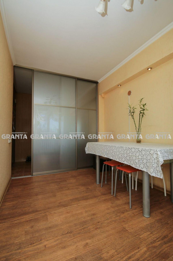 4-комн квартира ул им Говорова, 44а