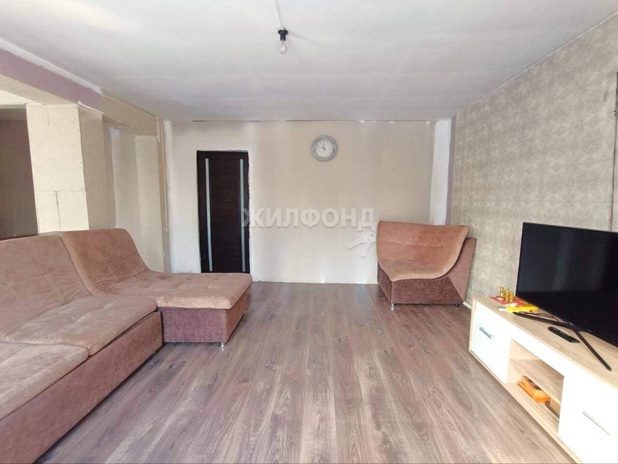 Купить дачу, дом, коттедж за 11 000 000 рублей на Листвянка улица