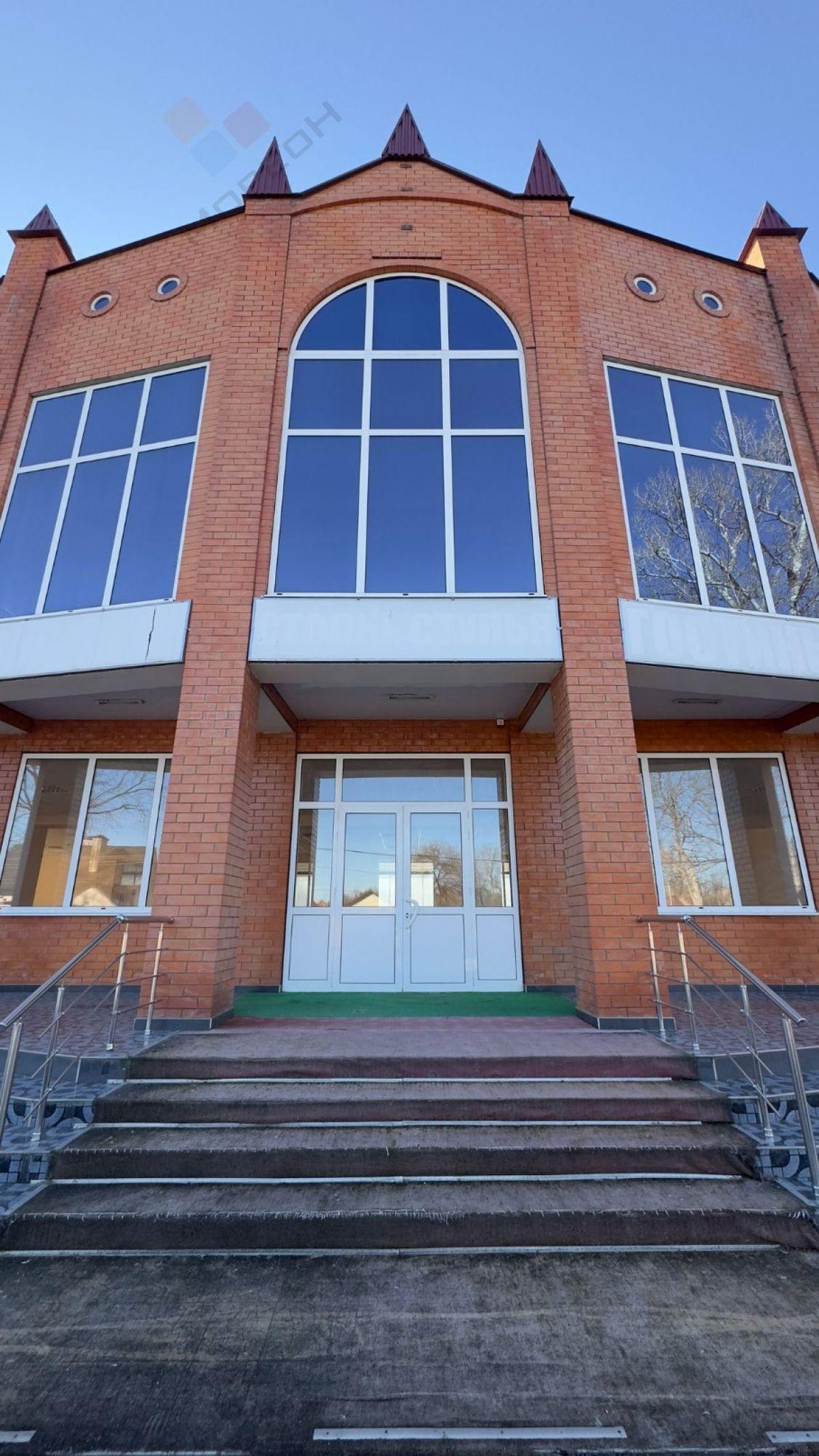 Купить торговое помещение за 33 000 000 рублей на Международная ул