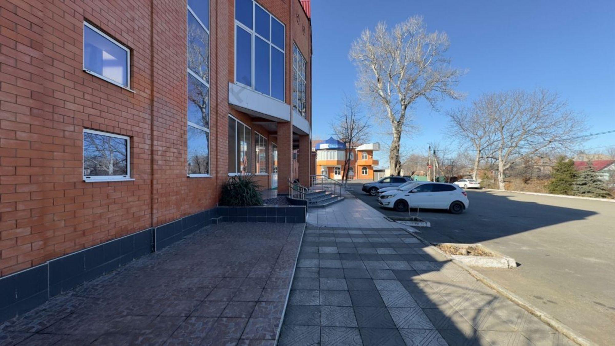 Купить торговое помещение за 33 000 000 рублей на Международная ул