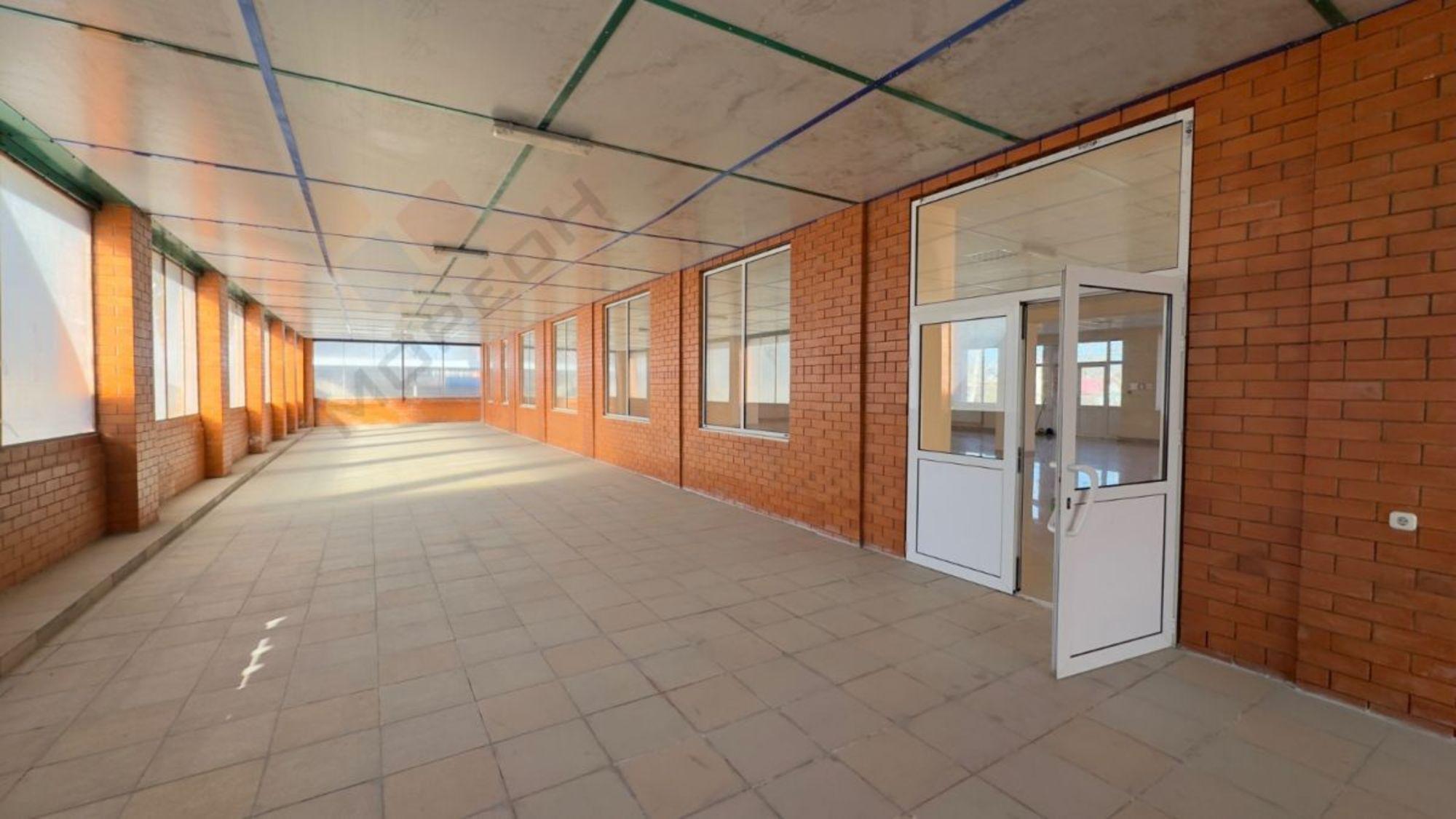 Купить торговое помещение за 33 000 000 рублей на Международная ул