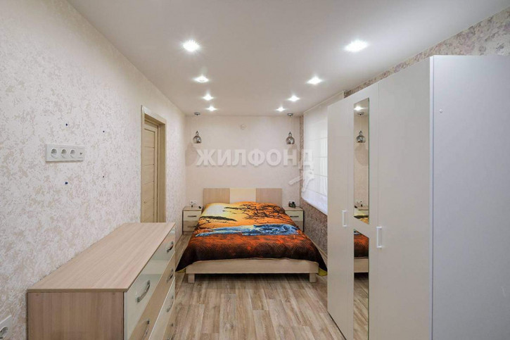 4-комн квартира Невельского улица, д.85 4-комн квартира Невельского улица, д.85