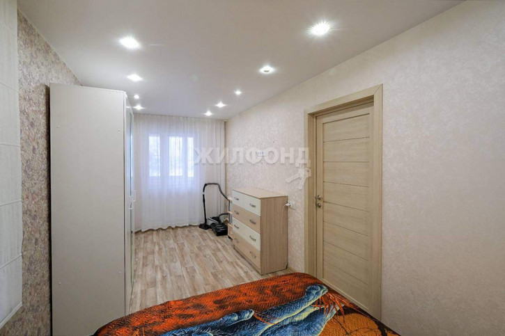 4-комн квартира Невельского улица, д.85