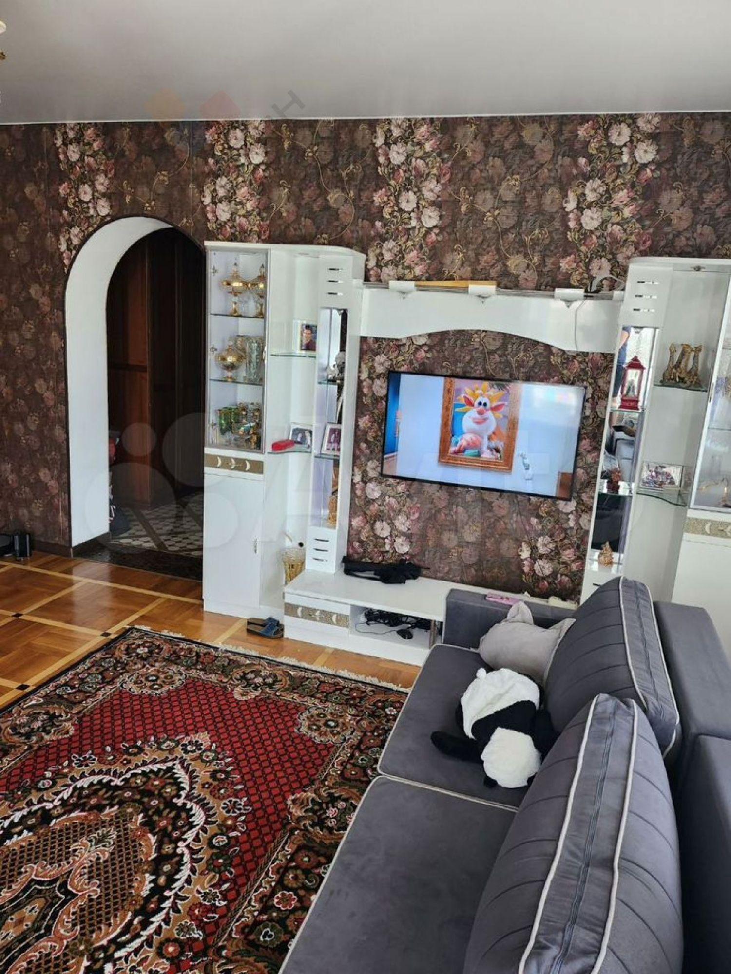 Купить дачу, дом, коттедж за 33 000 000 рублей на Хакурате ул, 5