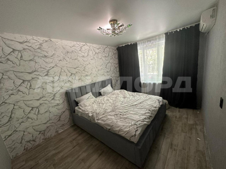 3-комн квартира проспект Сельмаш, 4