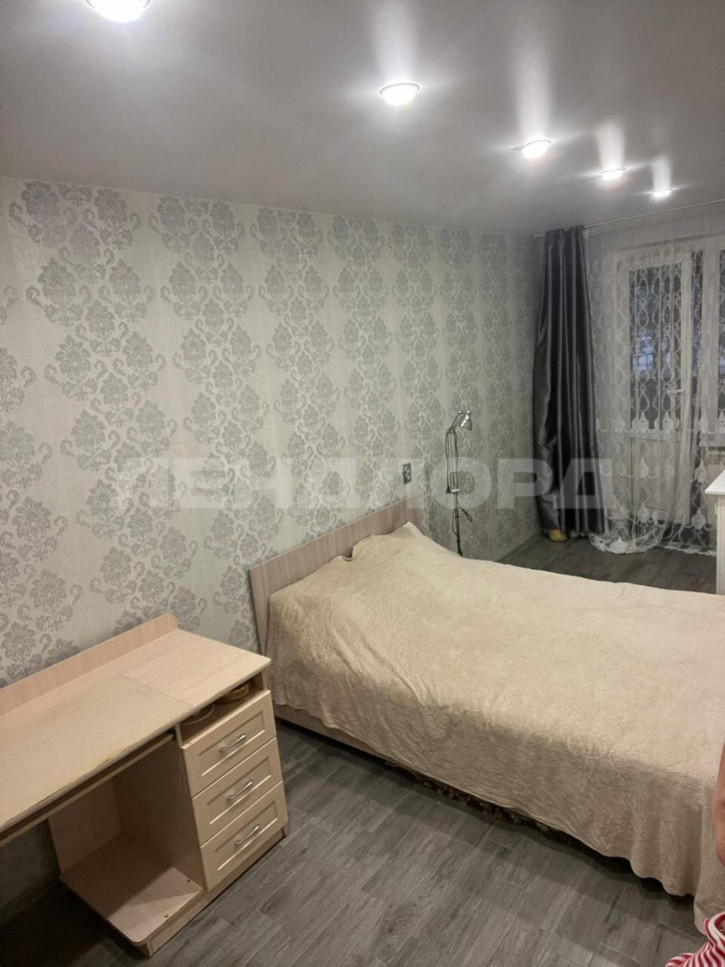 3-комн квартира проспект Сельмаш, 4