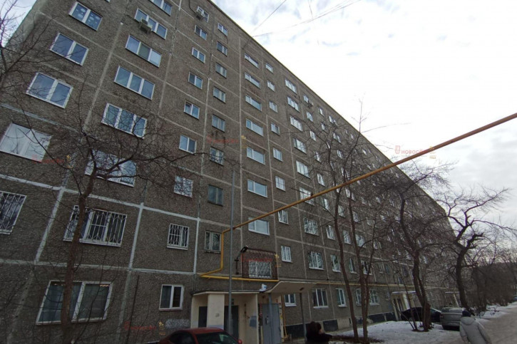 4-комн квартира Уральская 50