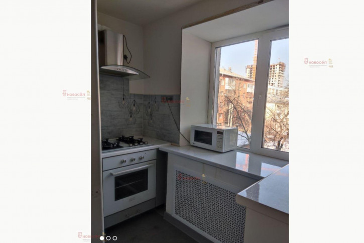 3-комн квартира 40-летия Октября 38/а