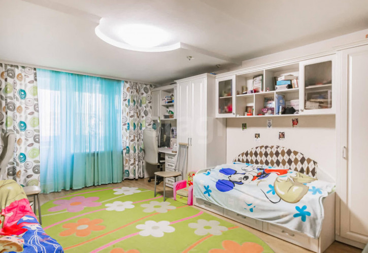 2-комн квартира улица Возрождения, 32