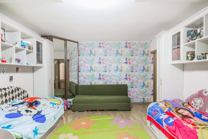 2-комн квартира улица Возрождения, 32