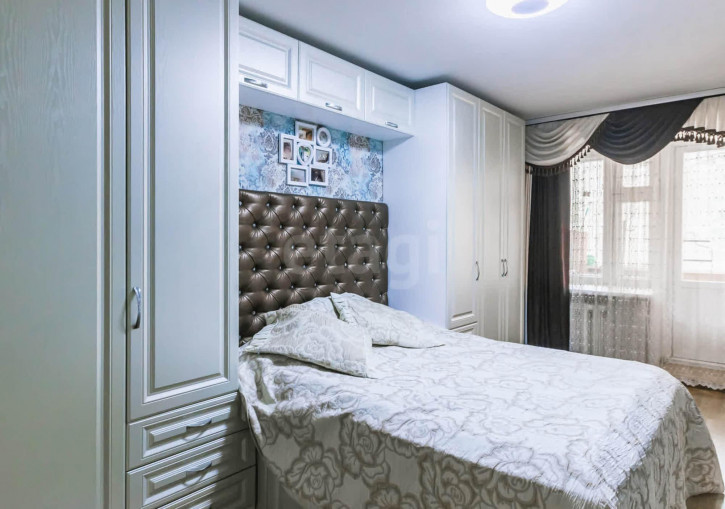 2-комн квартира улица Возрождения, 32