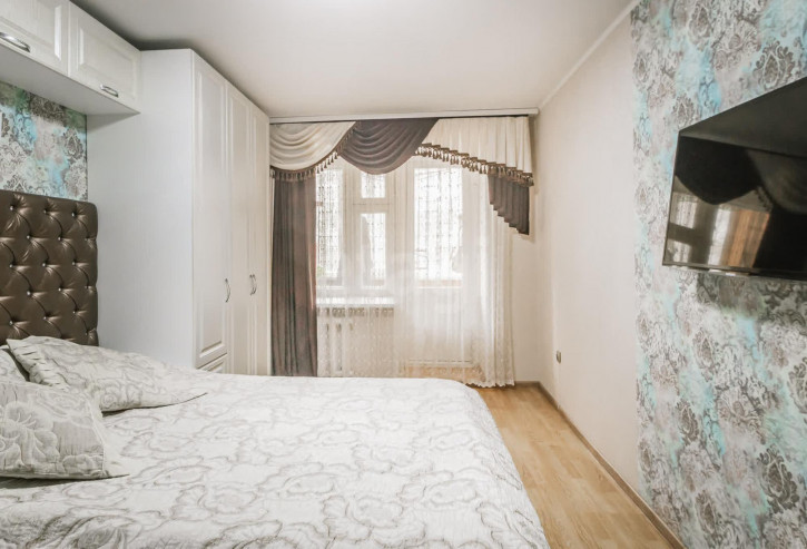 2-комн квартира улица Возрождения, 32