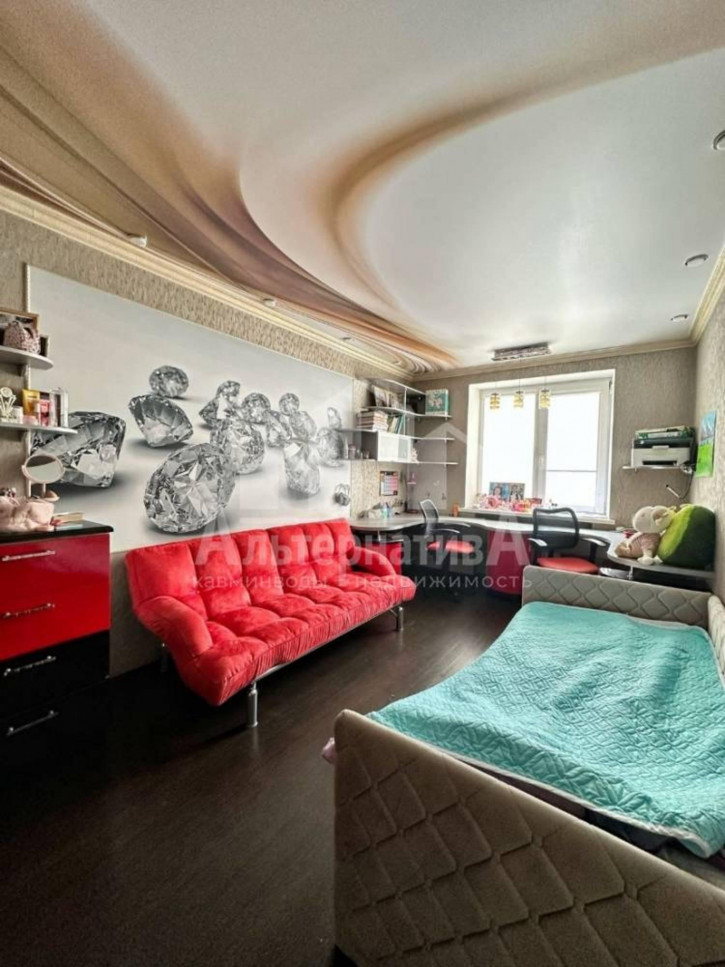 3-комн квартира Стародубовская ул.