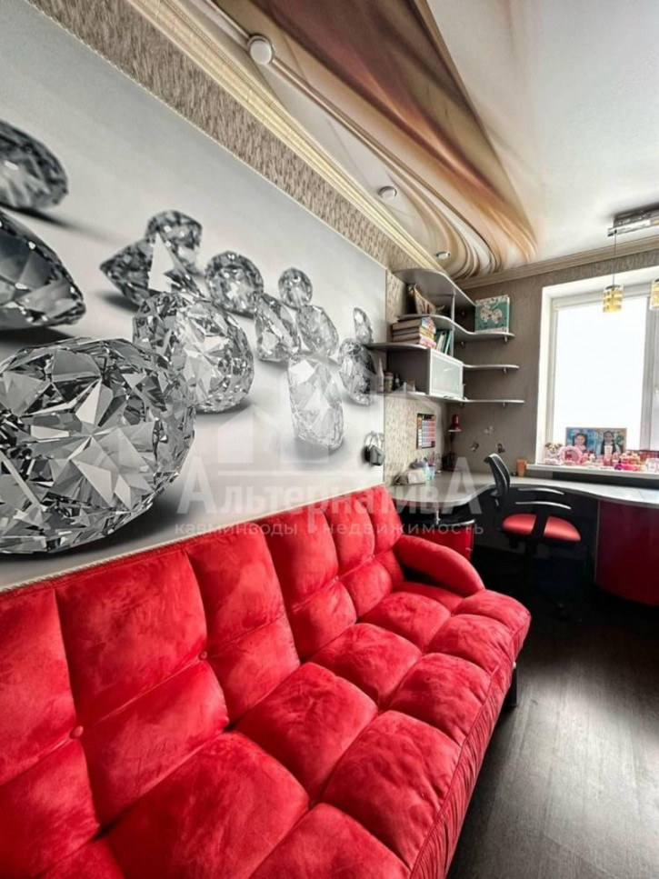 3-комн квартира Стародубовская ул.