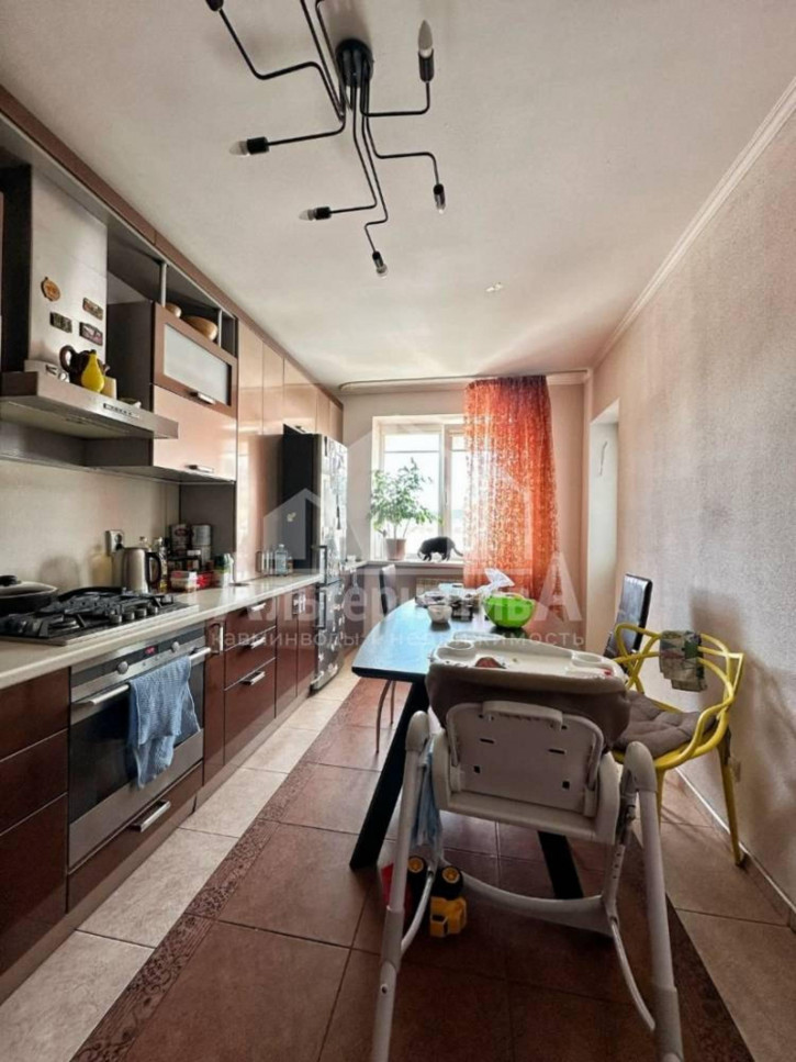 3-комн квартира Стародубовская ул.