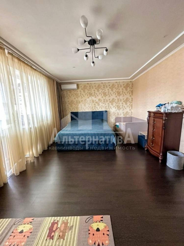 3-комн квартира Стародубовская ул.